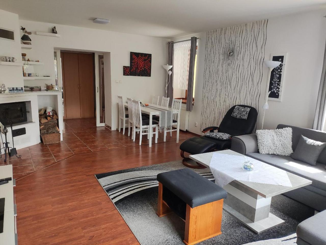 Na Kopci 84 Apartman Stare Krecany Kültér fotó